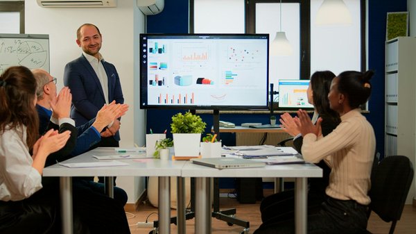 Comprendre le salaire médian : quelles évolutions en 2024 ?